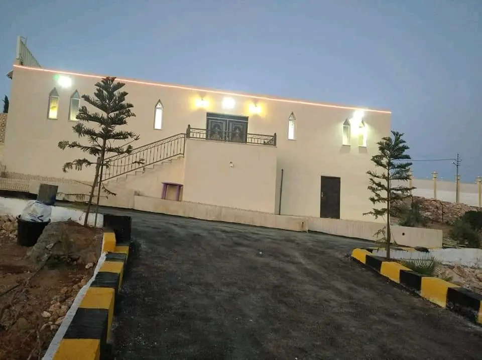 مزرعه وشاليه يتمتع بخصوصيه واطلاله رائعه