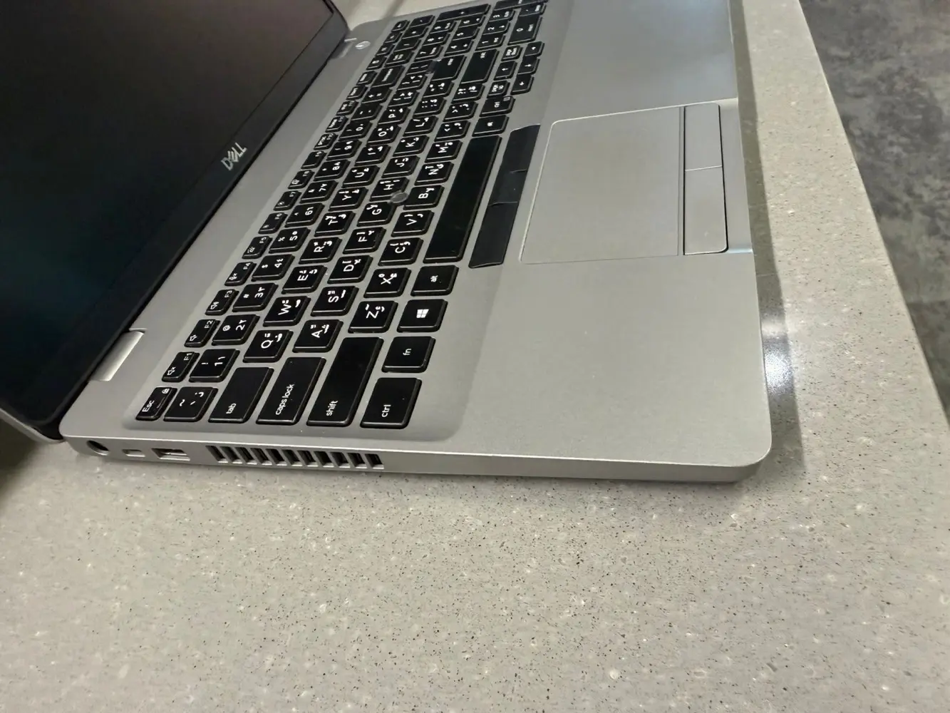 Laptop Dell Latitude بحالة الجديد