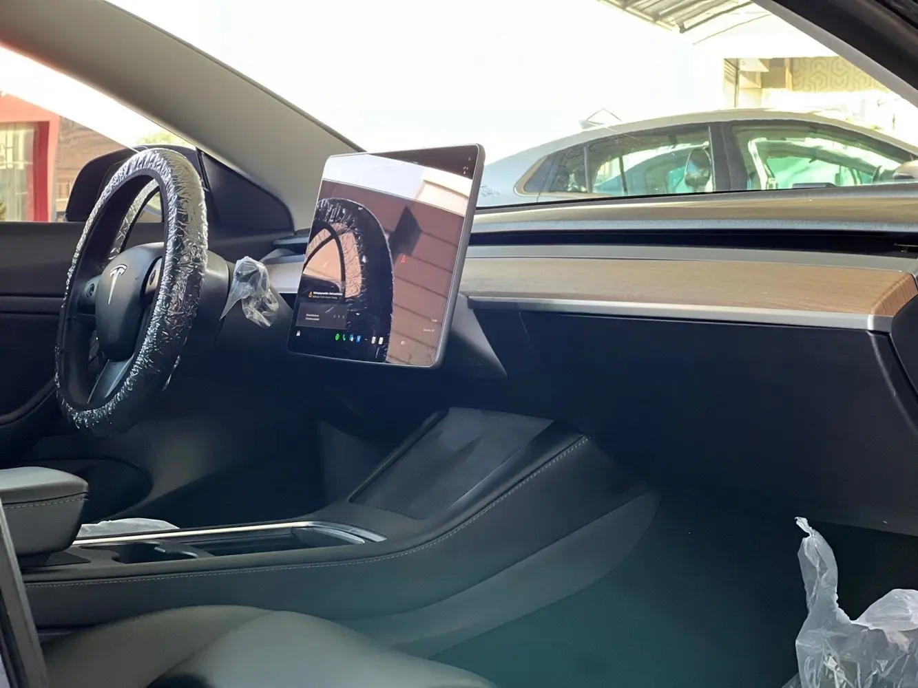 تيسلا مودل 3 موديل 2021 اللون الخارجي ازرق  اللون الداخلي اسود الفحص  4 جيد