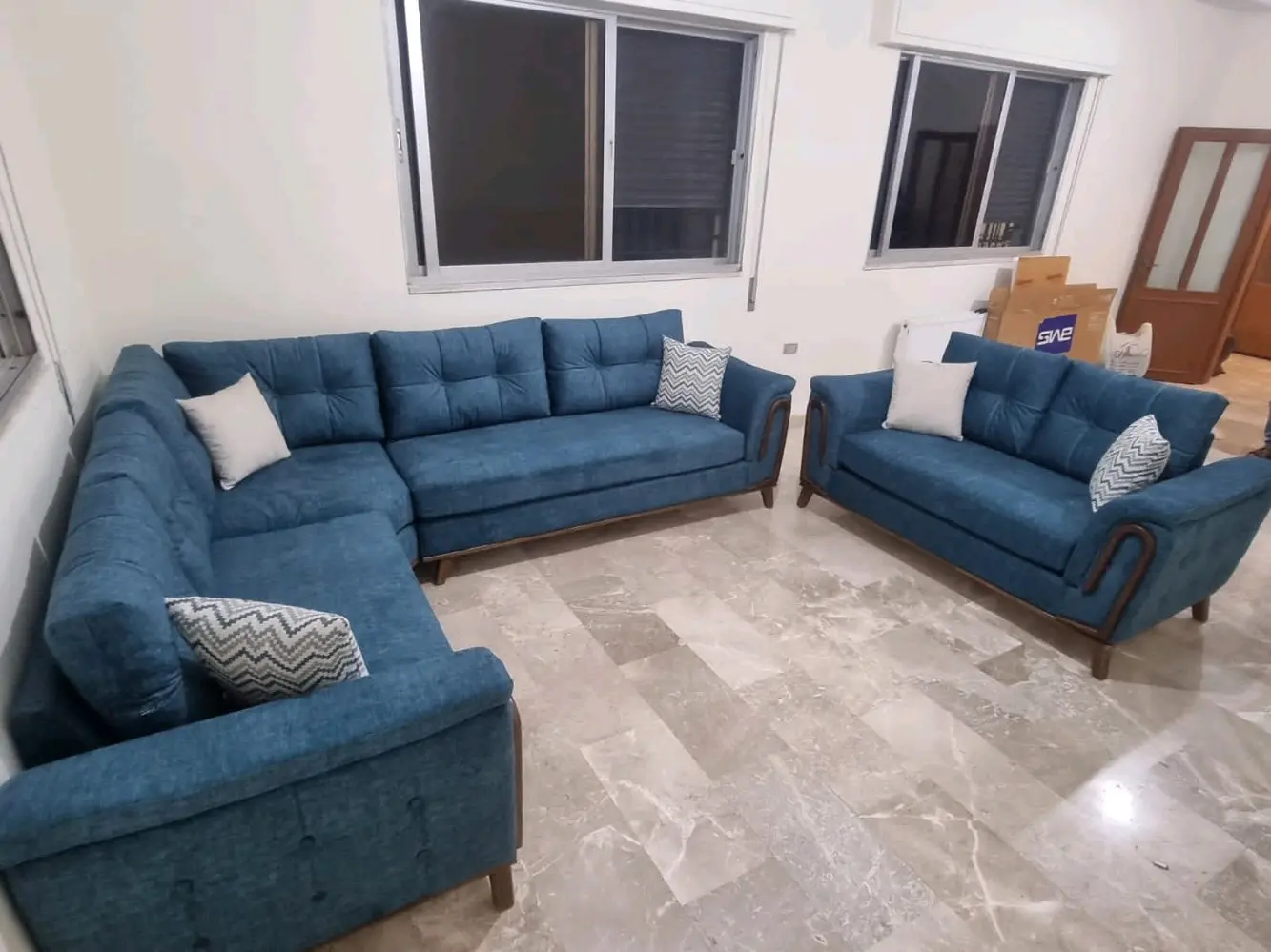 اطقم كنب وكورنر موديلات حديثه خشب سويد 2,5 اسفنج دانلوب قماش وتربروف مكفول3سنوات