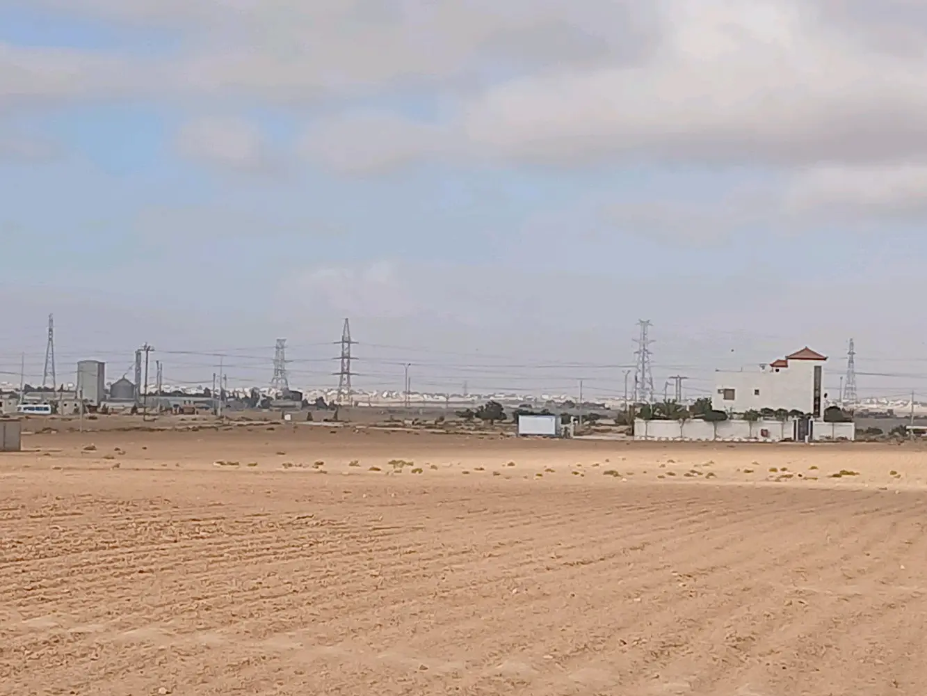 أرض للبيع في الجيزة قرب شارع المطار