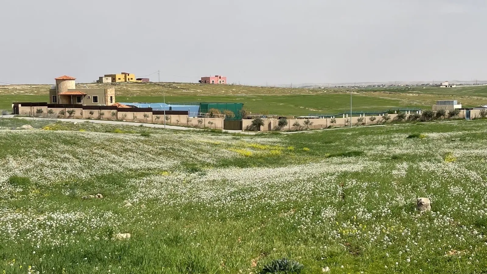 مزرعة للبيع طريق المطار