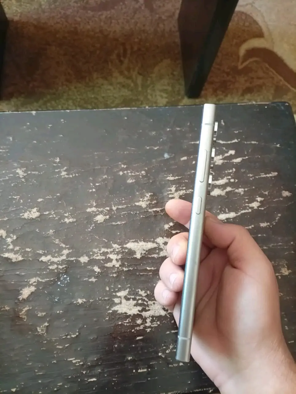 جالكسي s24ultra ذاكرة 256 مع 12 رام لون تيتانيوم وارد شرق اوسط