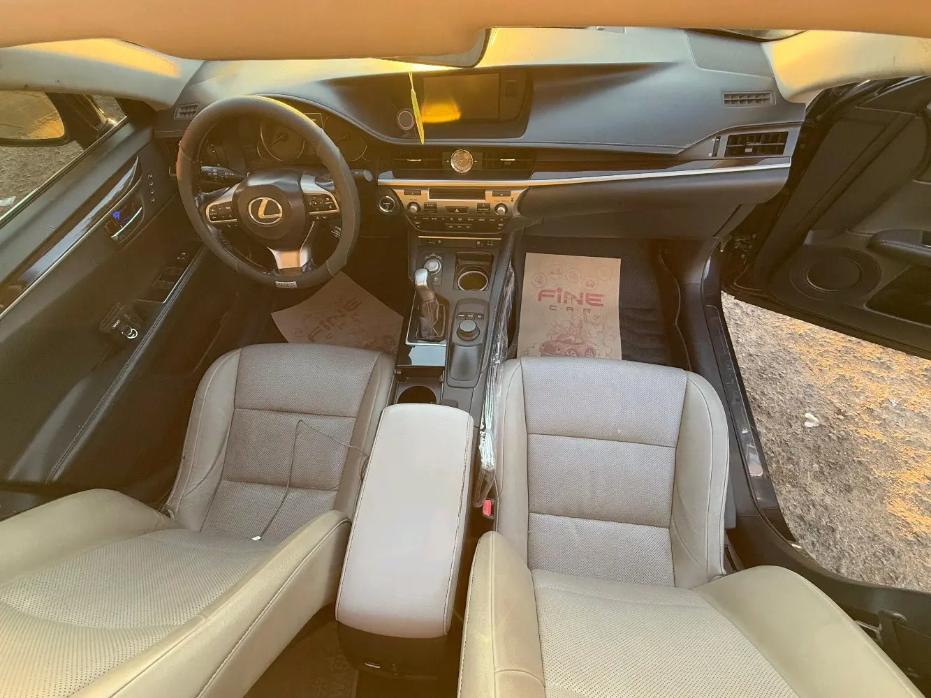 لكزس ES300 لون اسود