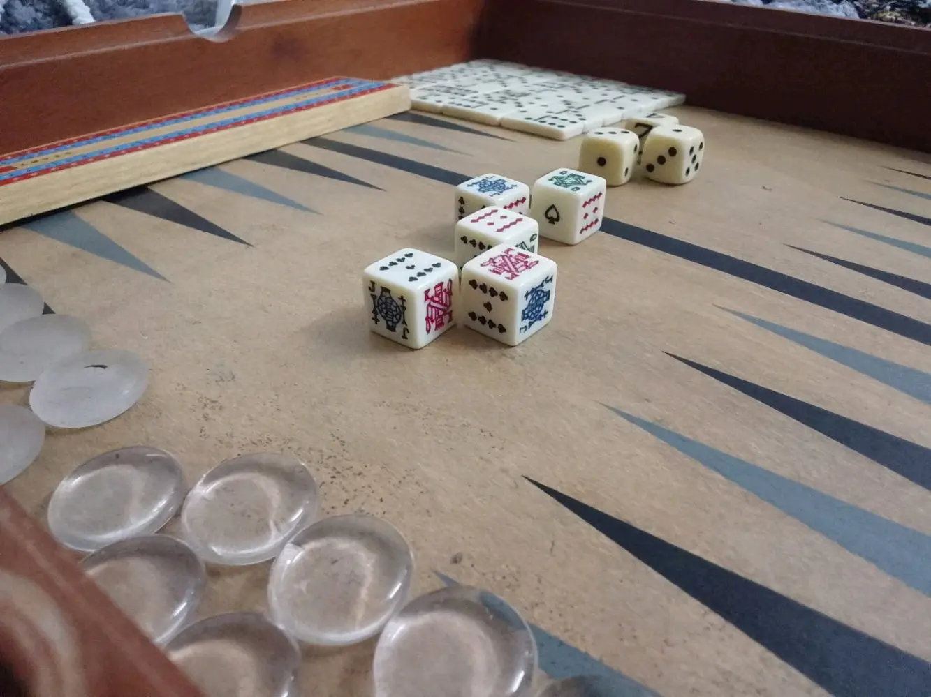 طاولة..شطرنج كريستال زجايي..