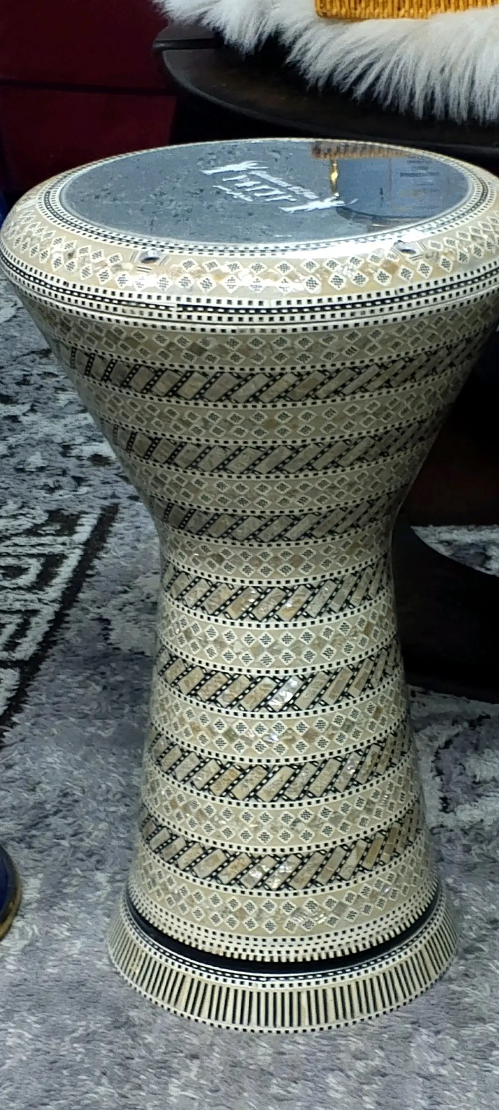 ألات موسيقيه للعازفين و المبتدئين بأسعار مناسبة جدا جدا