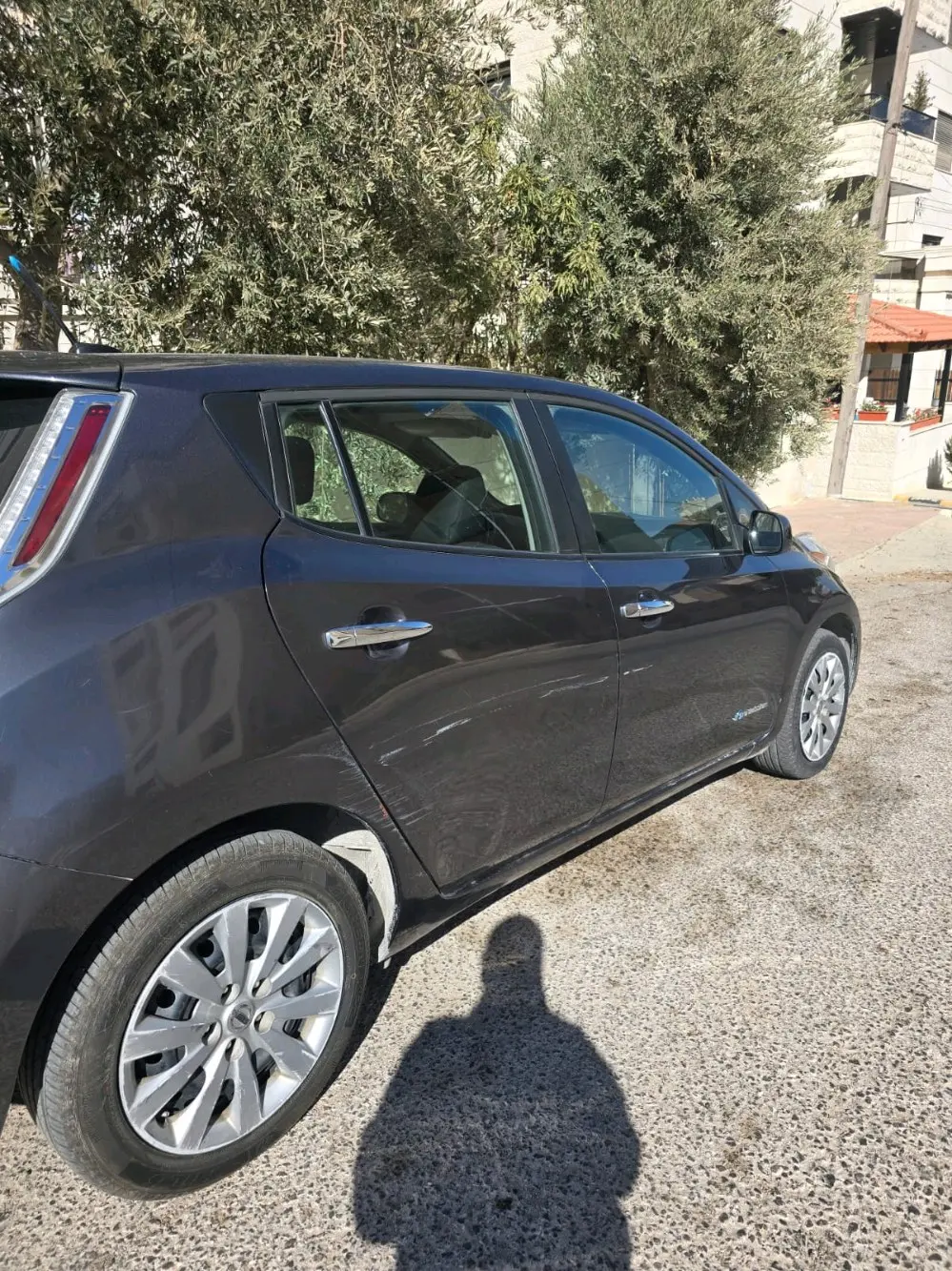 نيسان ليف ٢٠١٣ ٨ بار