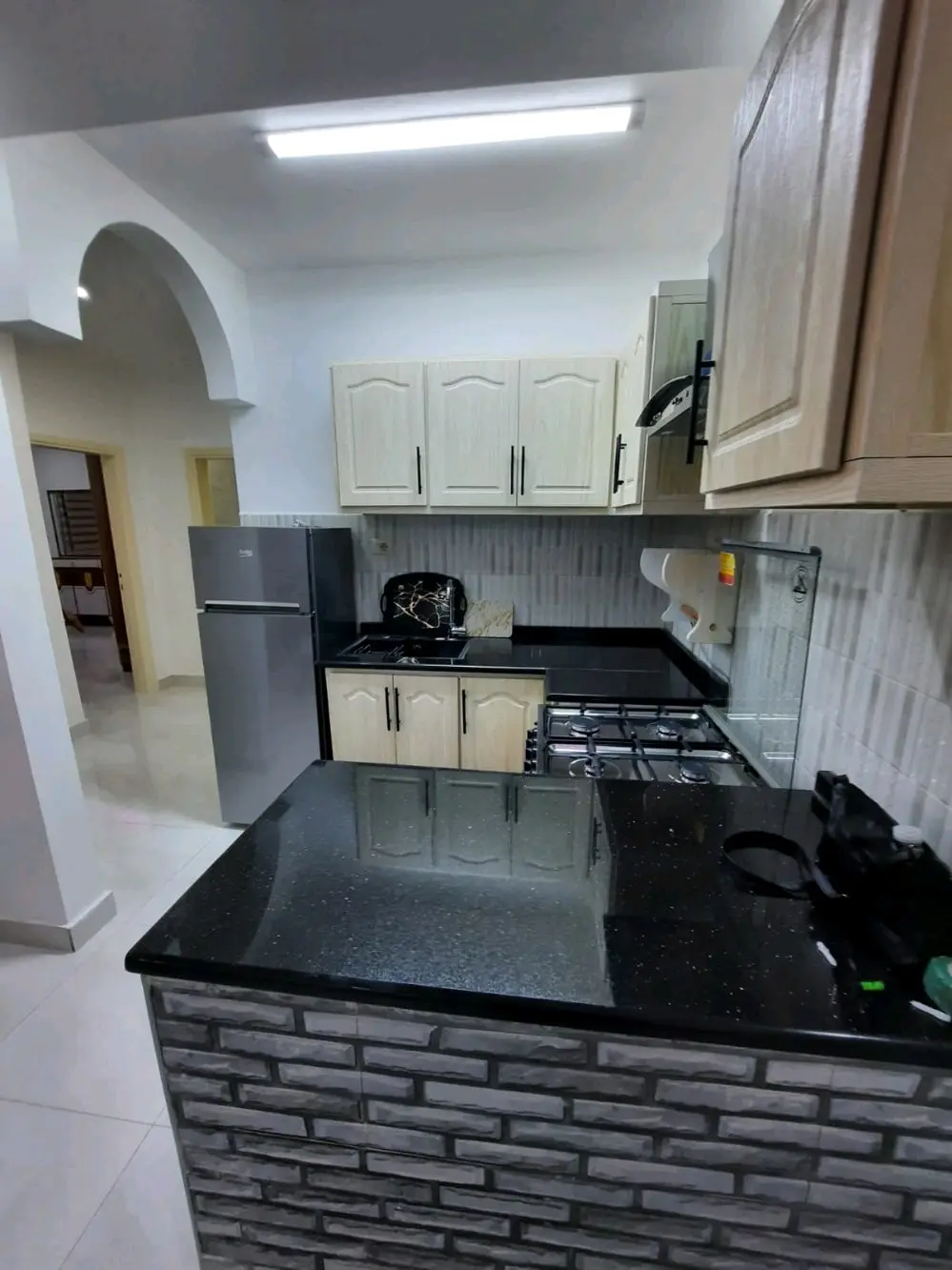 شقة مفروشة ديلوكس للايجار من المالك مباشرة الجاردنز خلف سيفوى شميساني