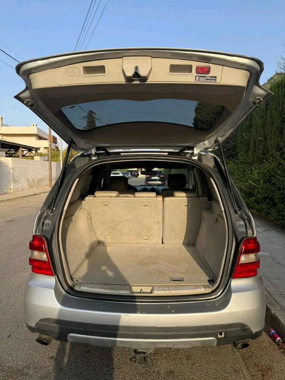 Mercedes Benz ML350مرسيدس ML350 موديل 2006 بحالة ممتازة جدًا من الداخل والخارج، س