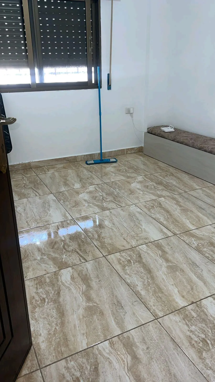 شقة ديلوكس للبيع في الزرقاء - جبل طارق