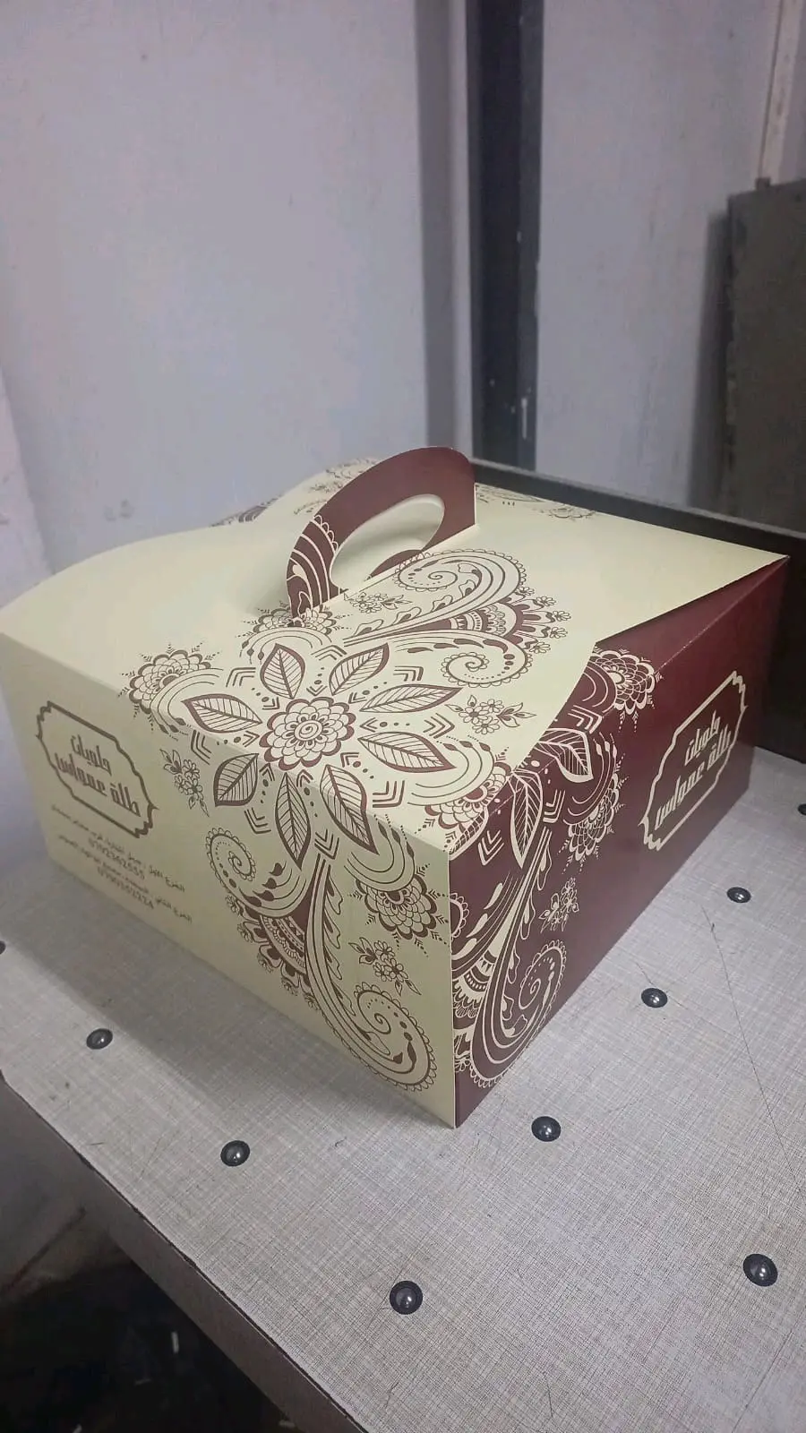 عبوات كرتونيه   طرود خير رمضانيه  عبوات حلويات و شاورما جميع انواع الكرتون