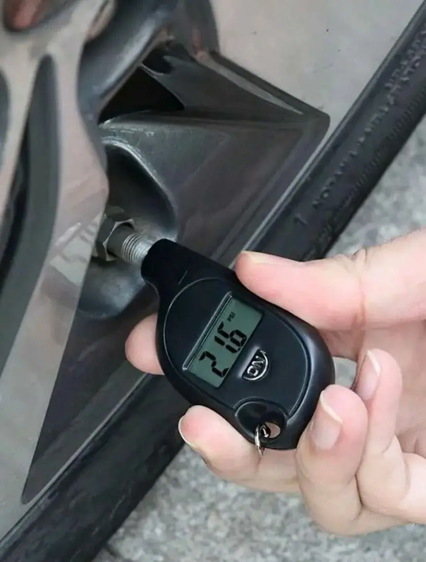 مقياس ضغط الاطارات الرقمي/ مقياس هواء ديجتال