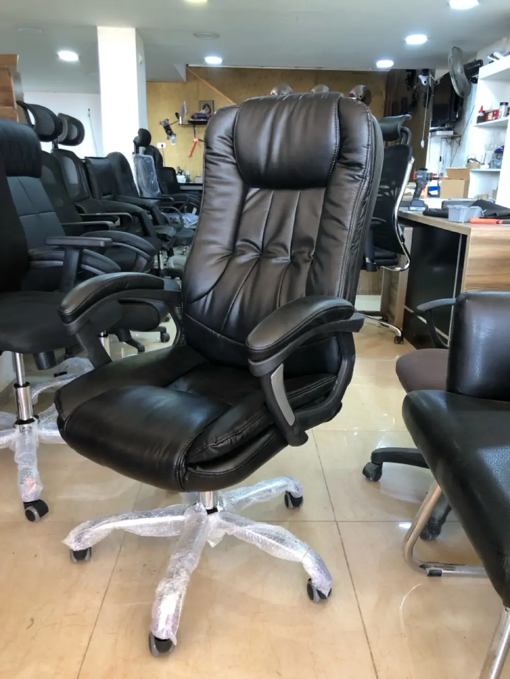 القباني للاثاث المكتبي