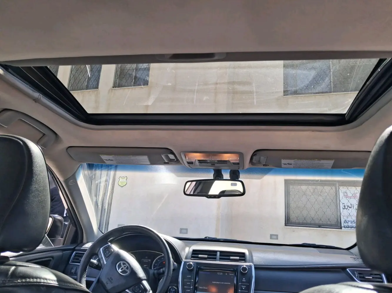 تويوتا كامري 2015 للبيع