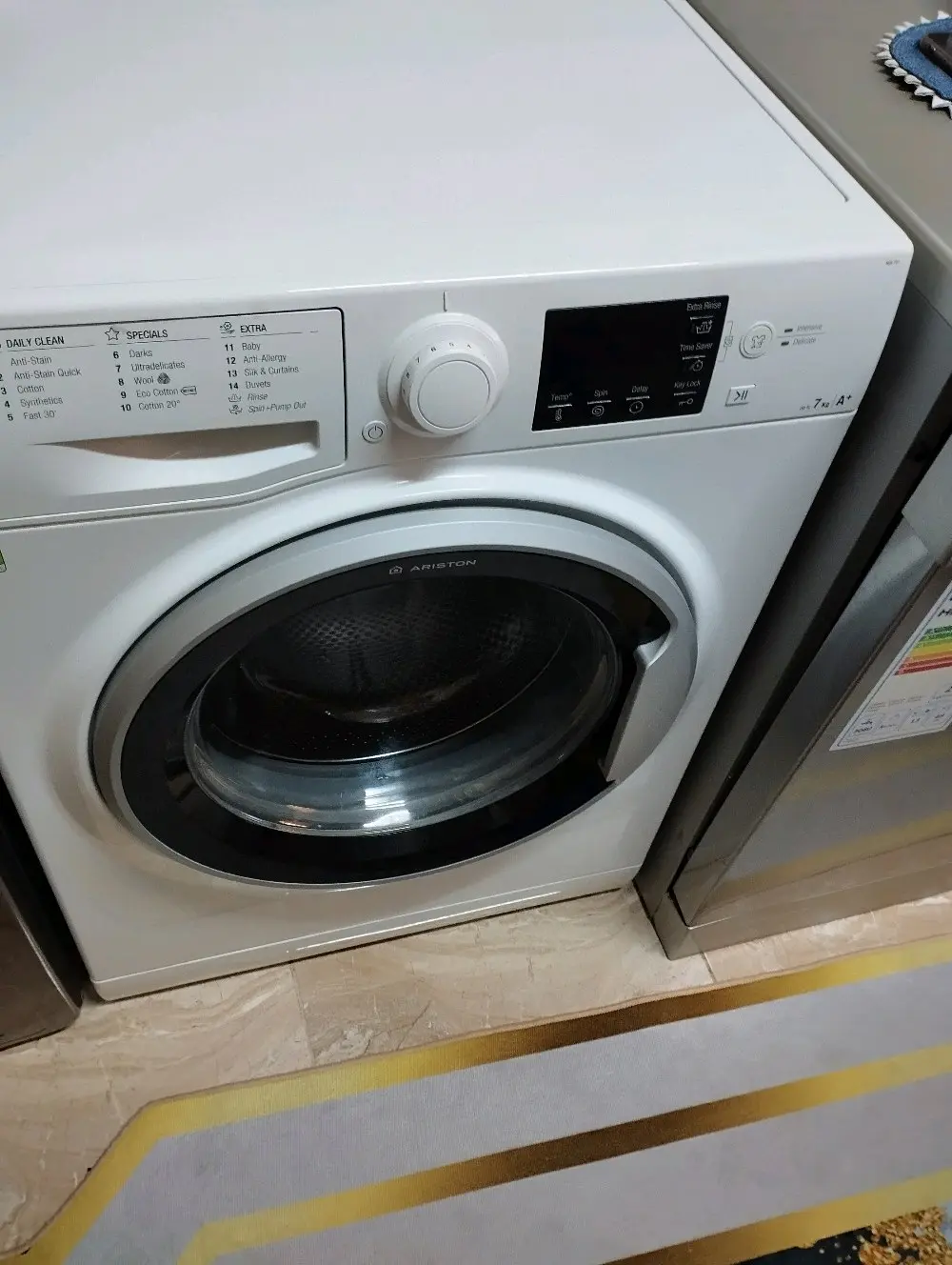 غسالة اريستون 7 كغم بحالة ممتازة