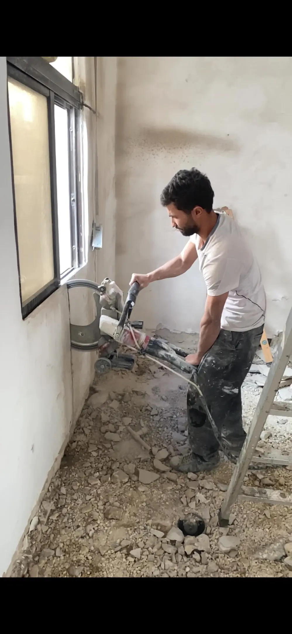 قص باطون بأحدث الاجهزة وفتحات الكور ماشين جميع الاحجام