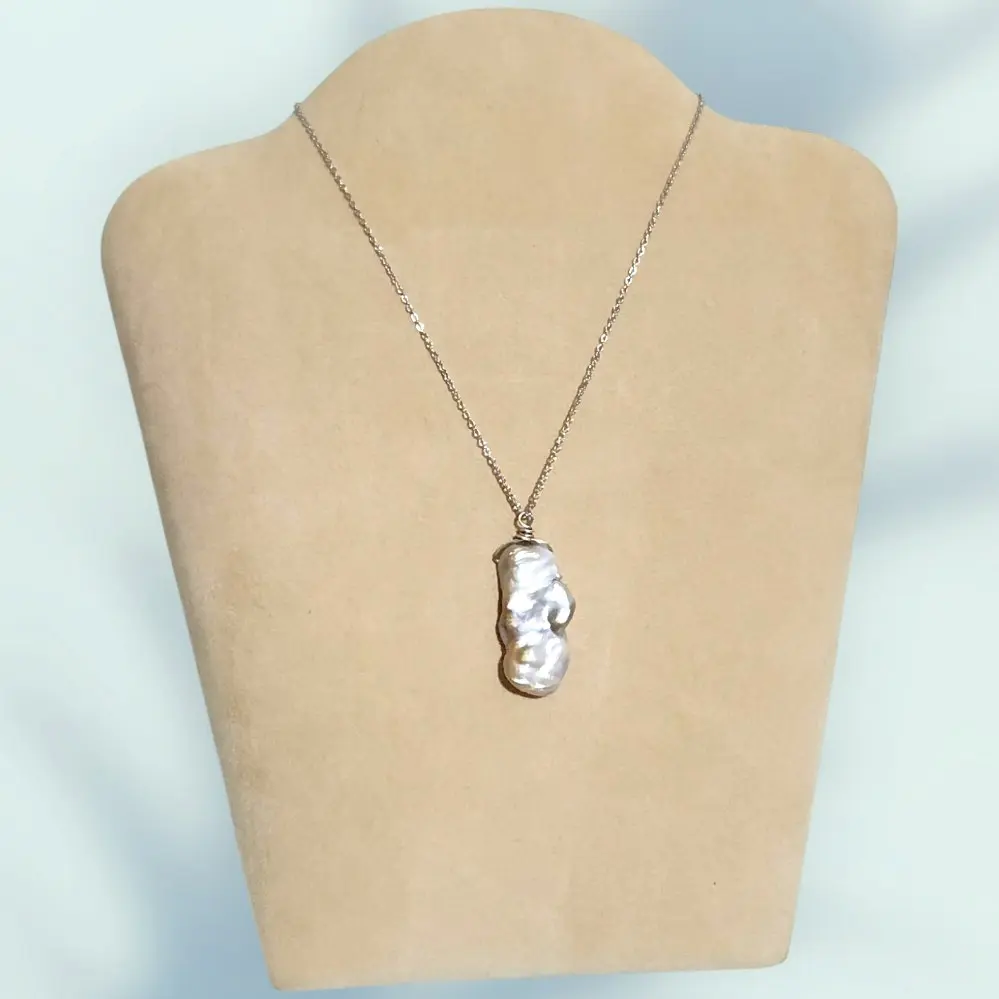 قلادة لؤلؤة كيشي الباروكية الطبيعية