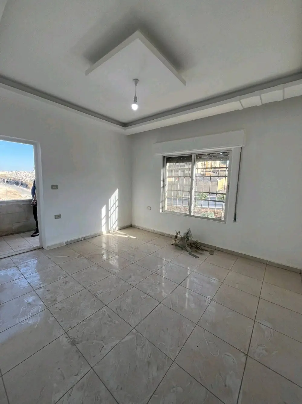 شقه طابق ثالث للبيع مساحه 120 م