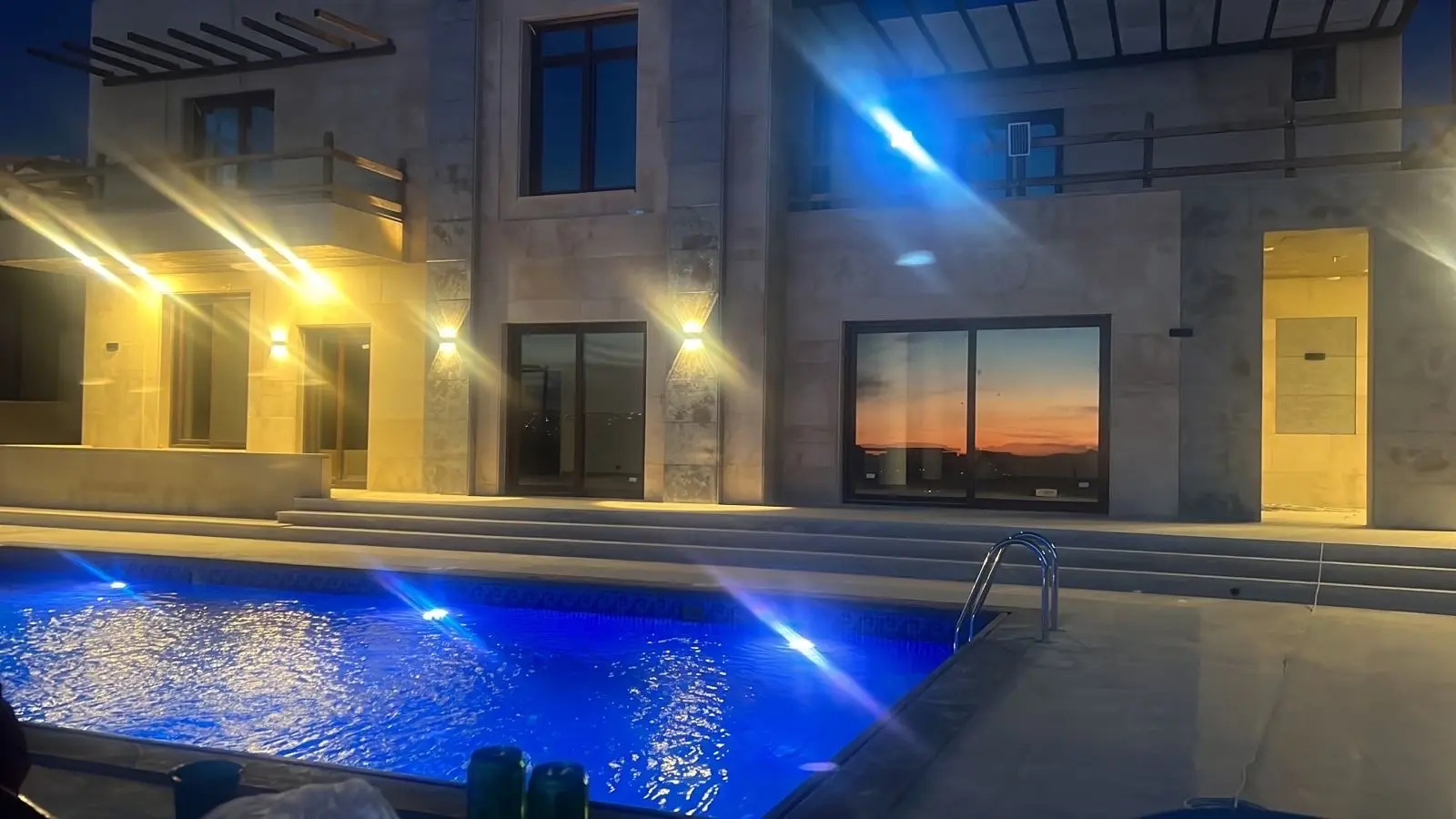 فبلا مودرن حديثة البناء