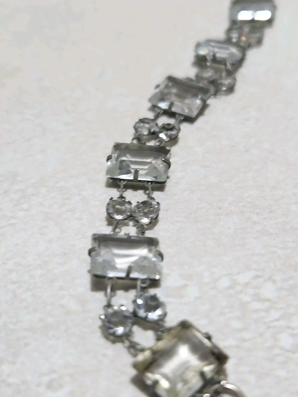 سوار  من الكوارتز والكريستال الصخري