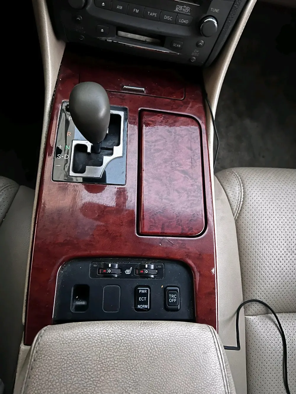 لكزس بنزين ٢٠٠٦ للبيع