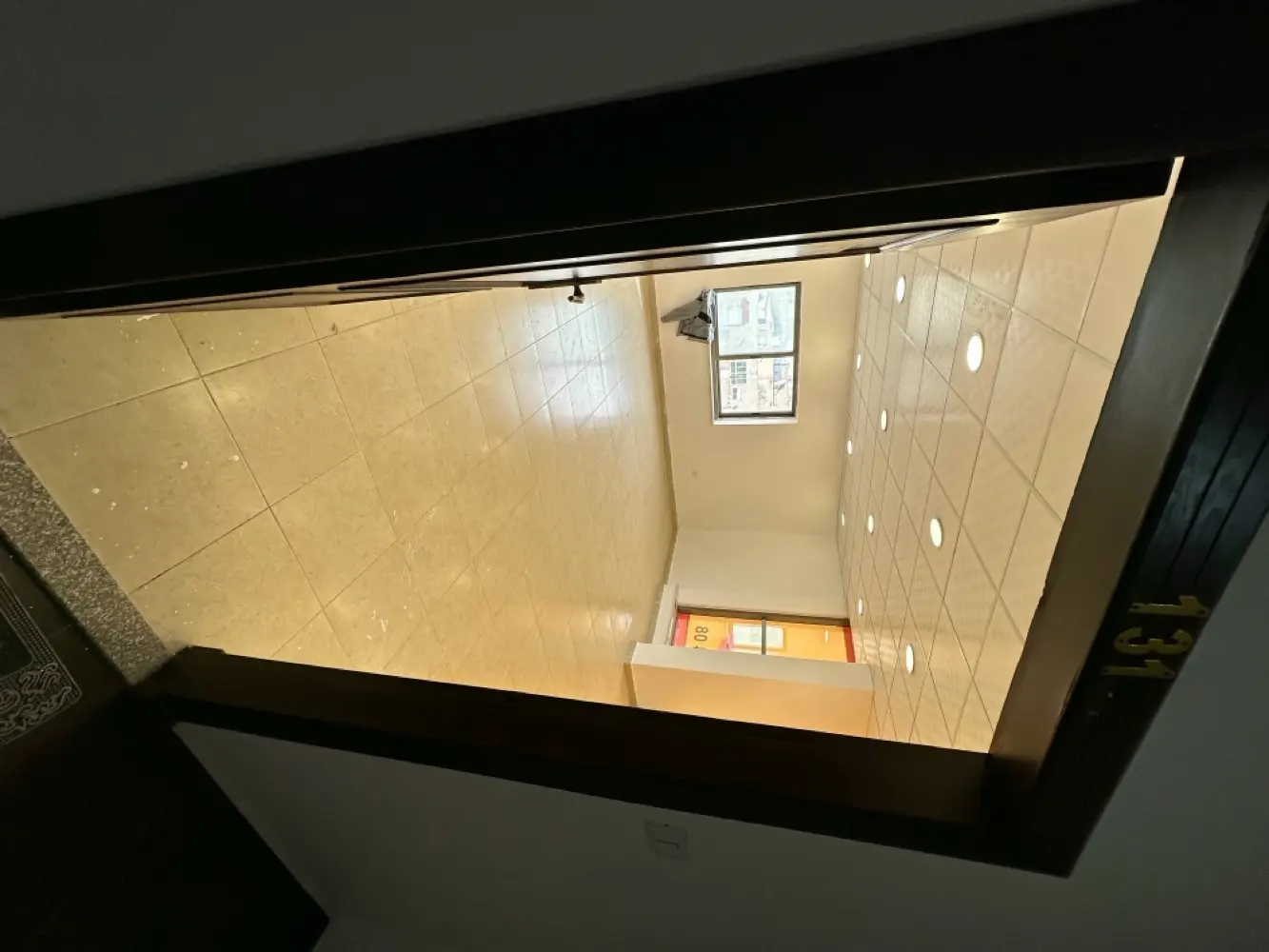 مكتب تجاري تمليك مرج الحمام بين دوار دلة وبرديني فوق بن فخر الدين