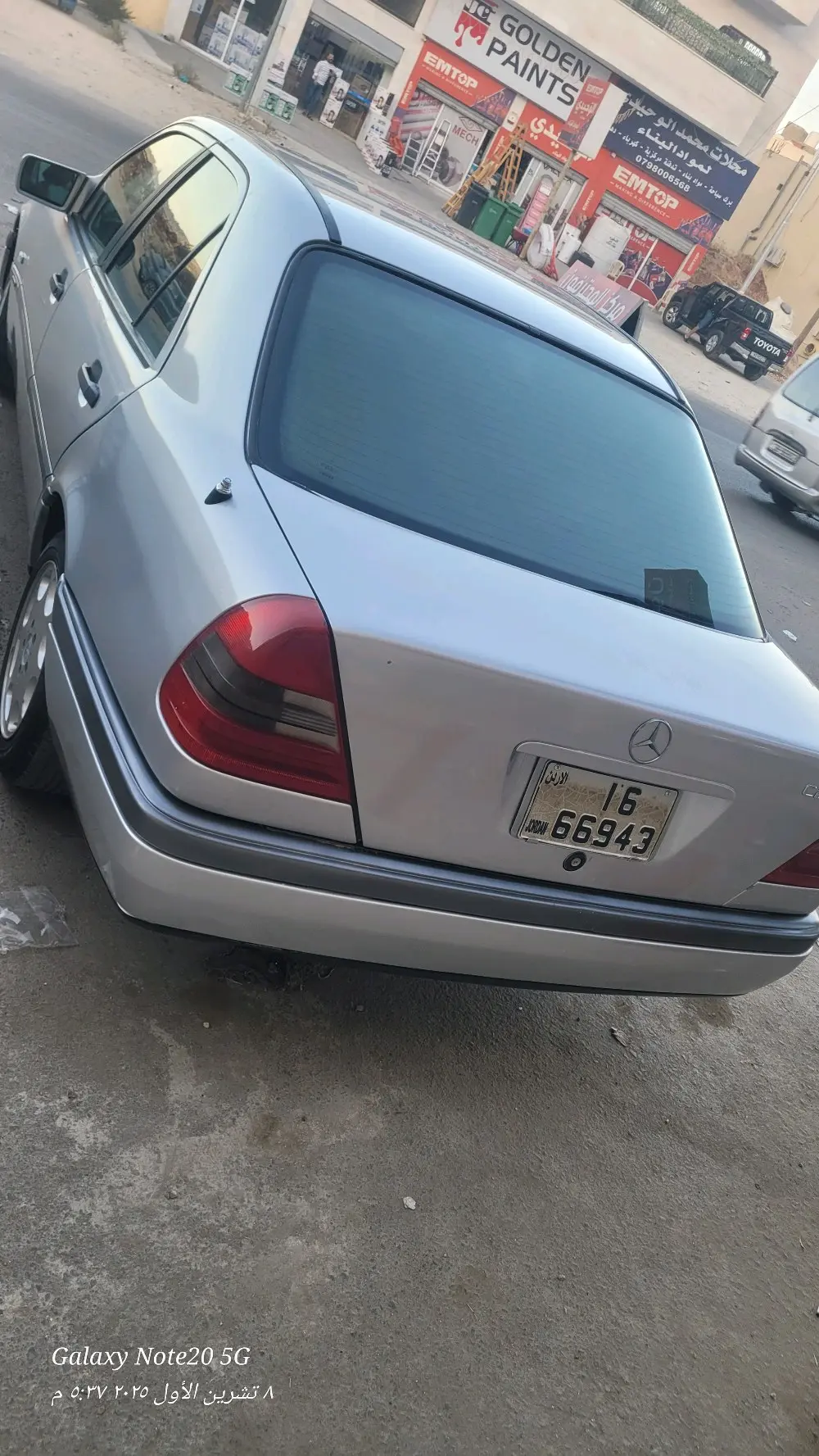 بسم الله الرحمن الرحيمللبيمرسيدس بنز C200 موديل 1997 أصلي لون سلفرماتور 2000cc ا