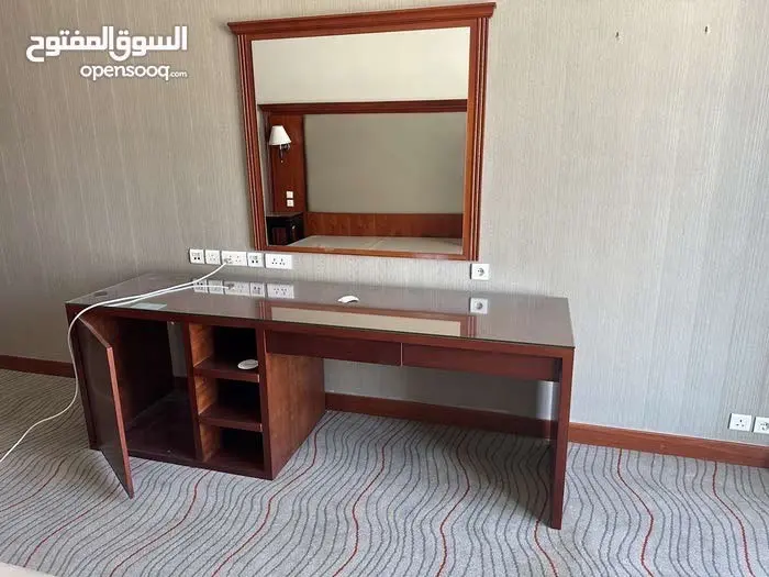 موكيت فاخر للبيع مساحة كل قطعة ٤*٤ تقريبا مع لبادة لعزل الحراره والرطوبة للبيع