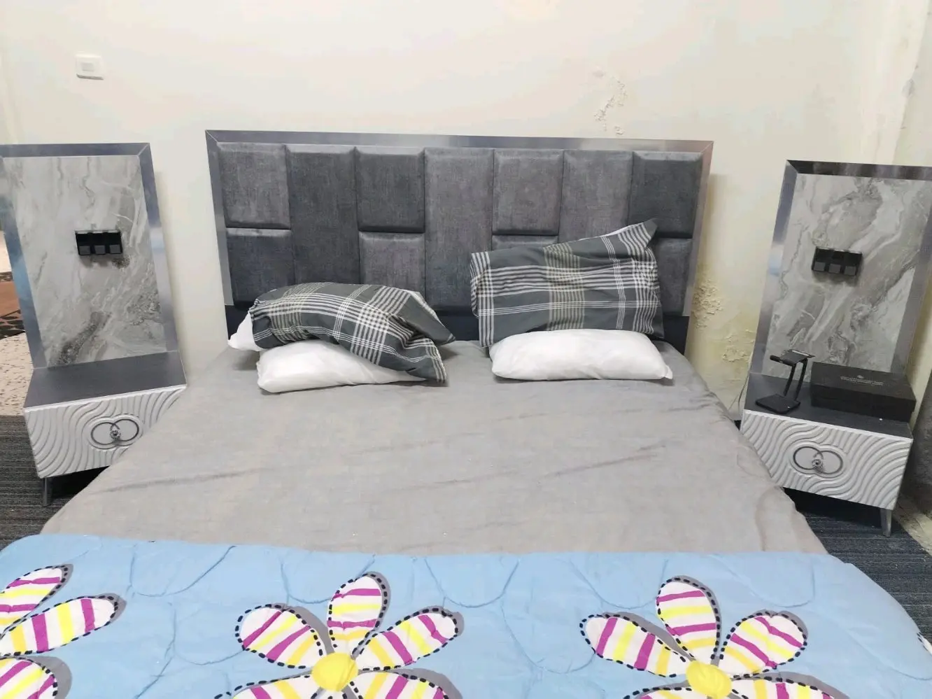 غرفة نوم جديدة غير مستعملة نهائياً