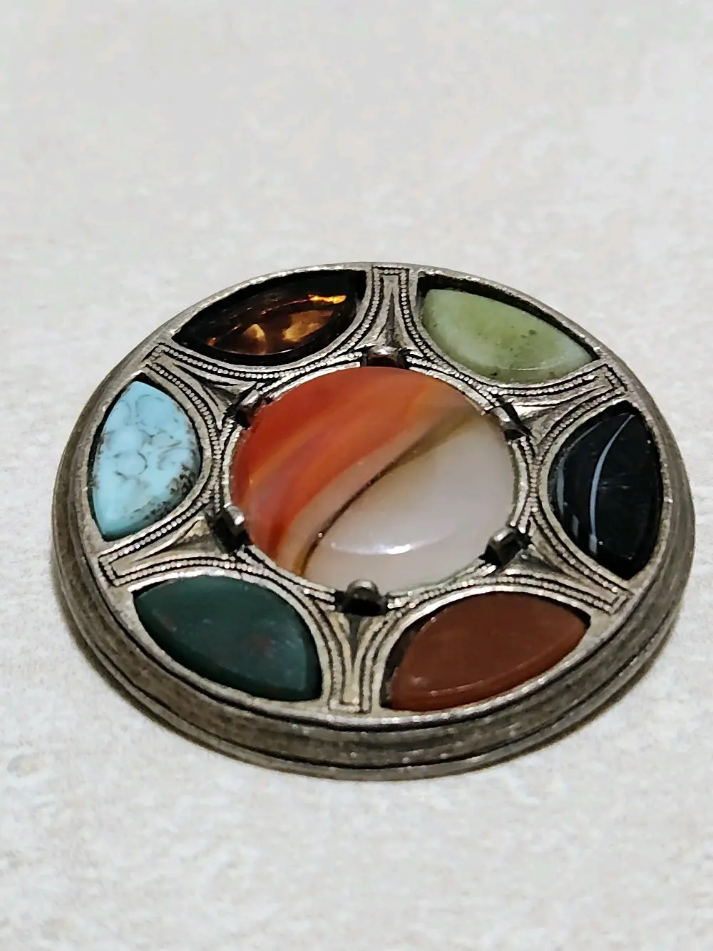 دبوس بروش اسكتلندي