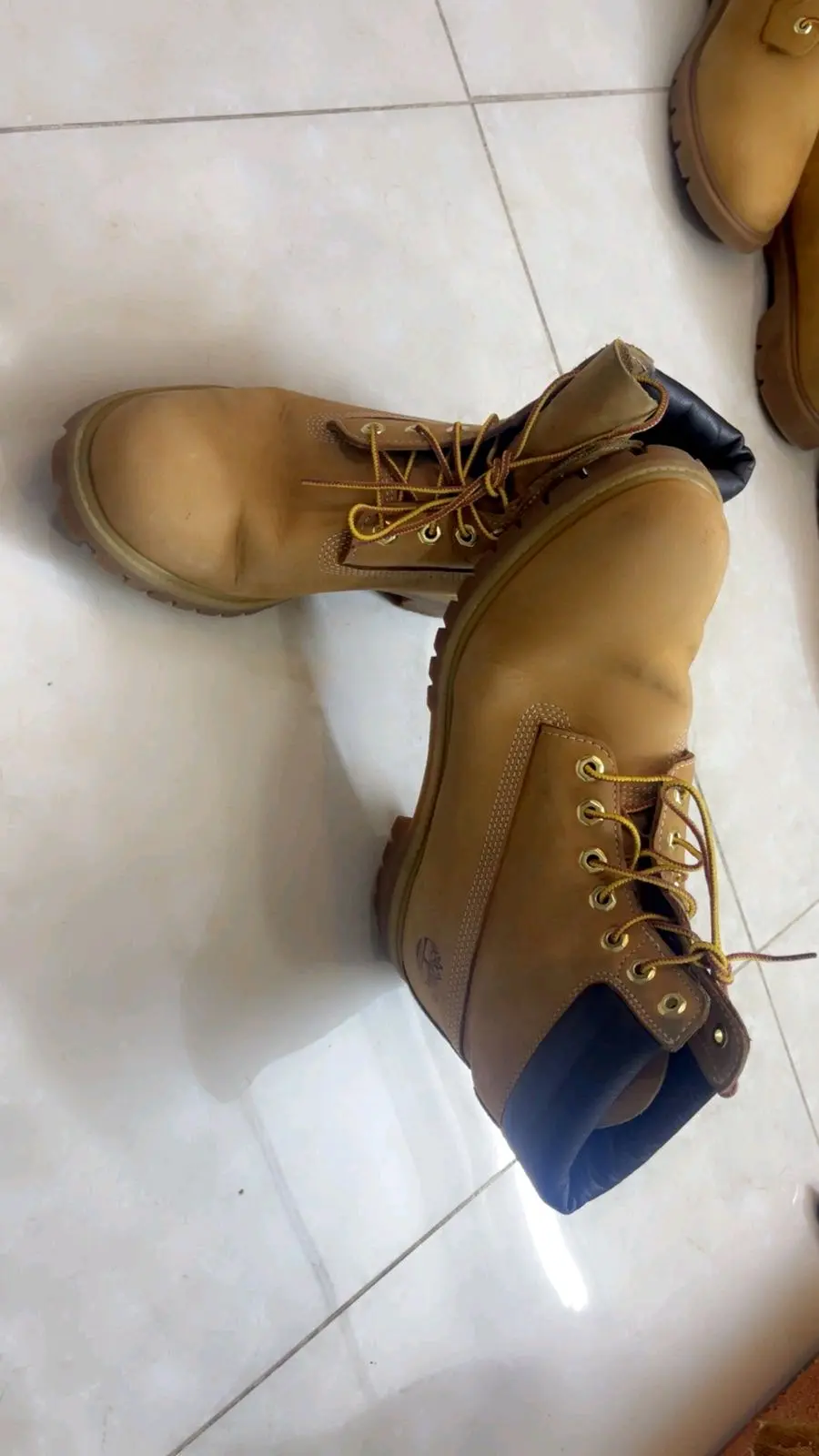 احذية تمبرلاند وكولومبيا اصلي بحال الوكالة