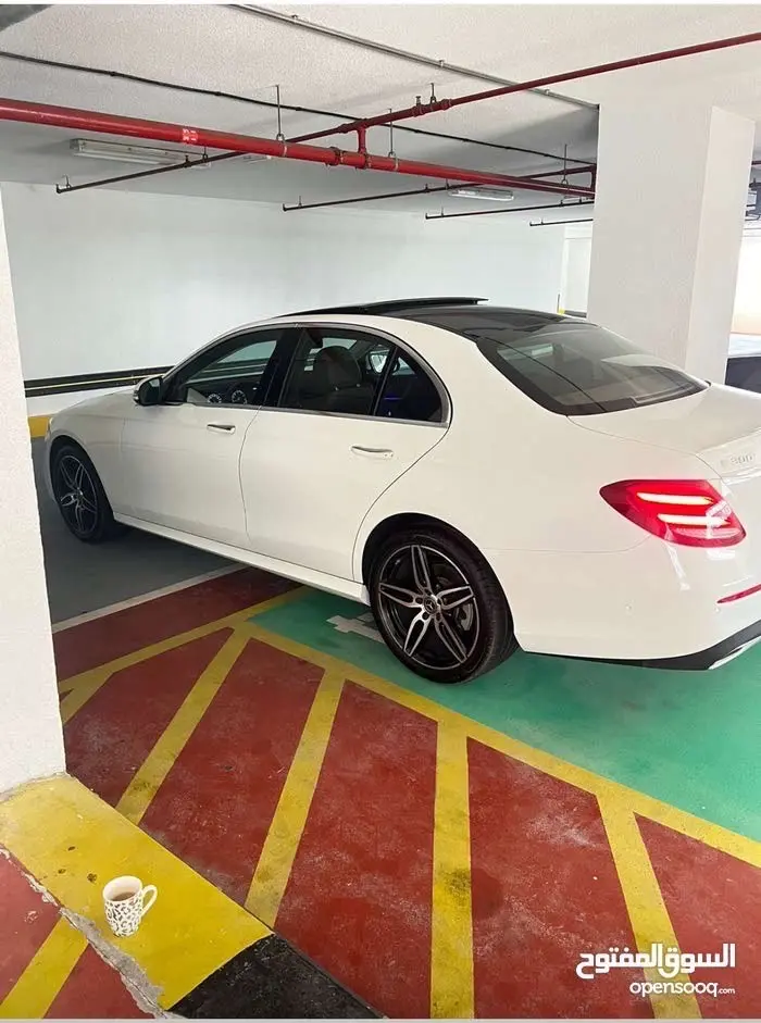 مرسيدس E300 لؤلؤي