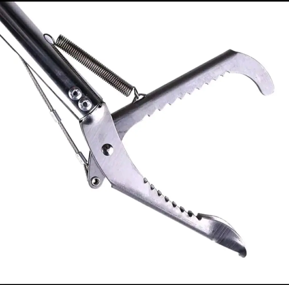 عصاة السيطره على الافاعي