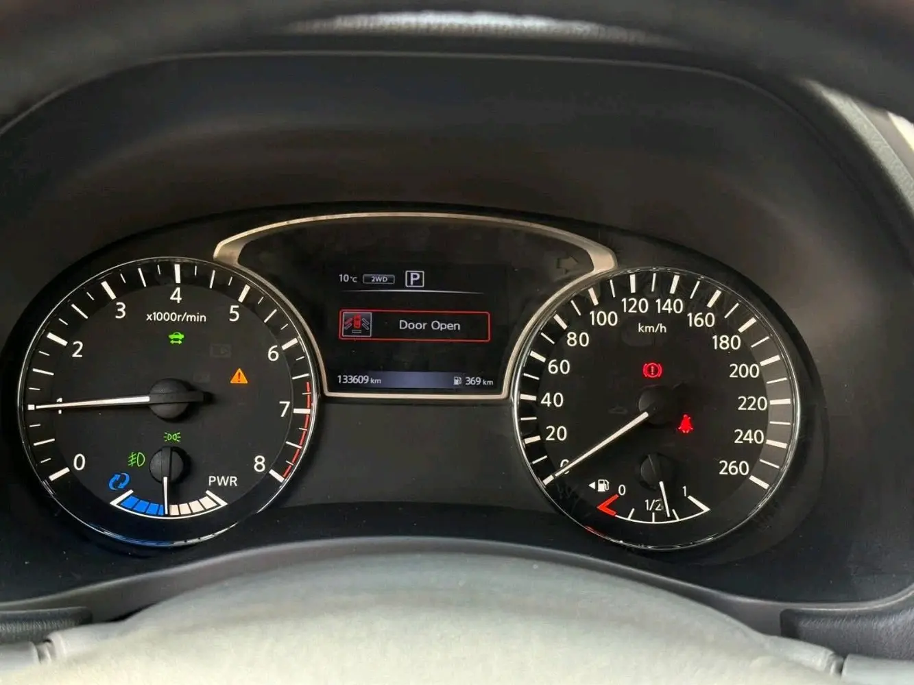 للبيع نيسان باثفيندر هايبرد 7 مقاعد موديل 2018 وارد الوكالة فحص كامل وترخيص سنه