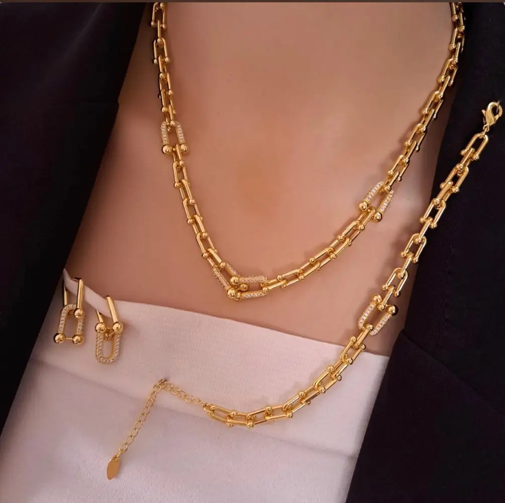 لكي سيدتي طقم ذهب روسي فخم جدا. سنسال مع اسوارة وحلقين وخاتم