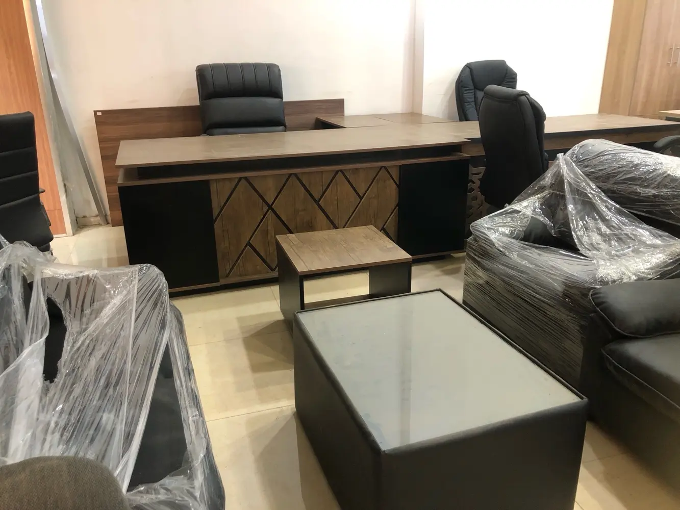 القباني للاثاث المكتبي