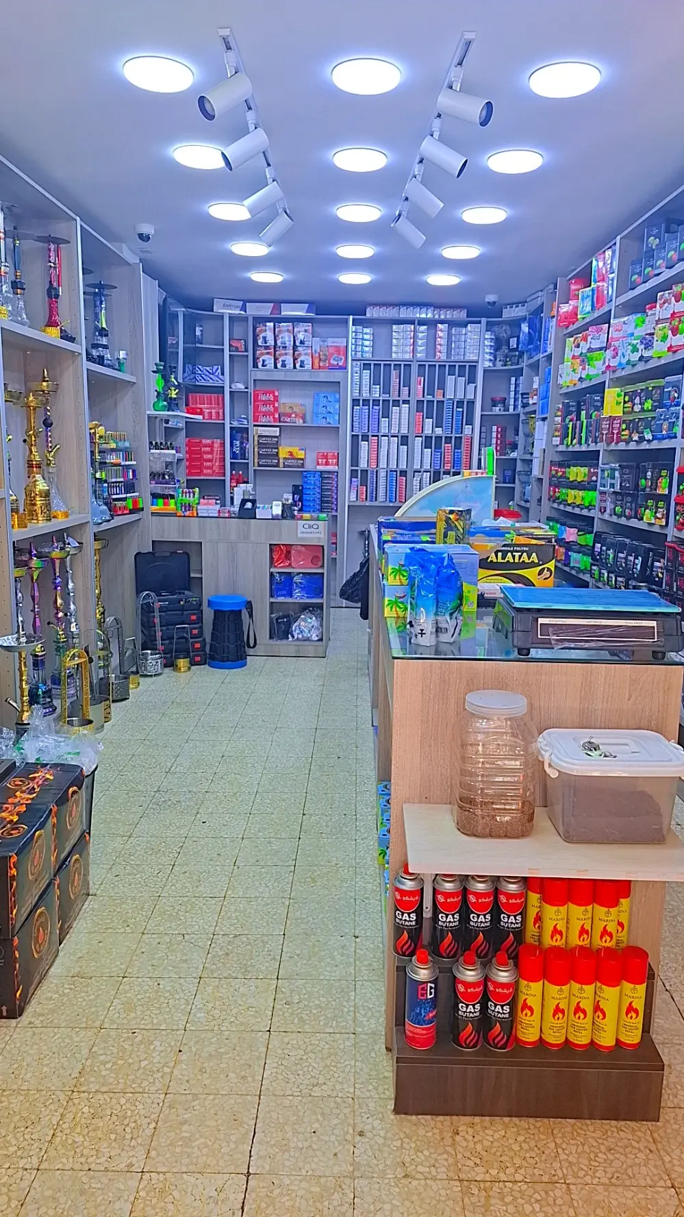 محل مستلزمات تدخين ومعسل يعمل بشكل ممتاز