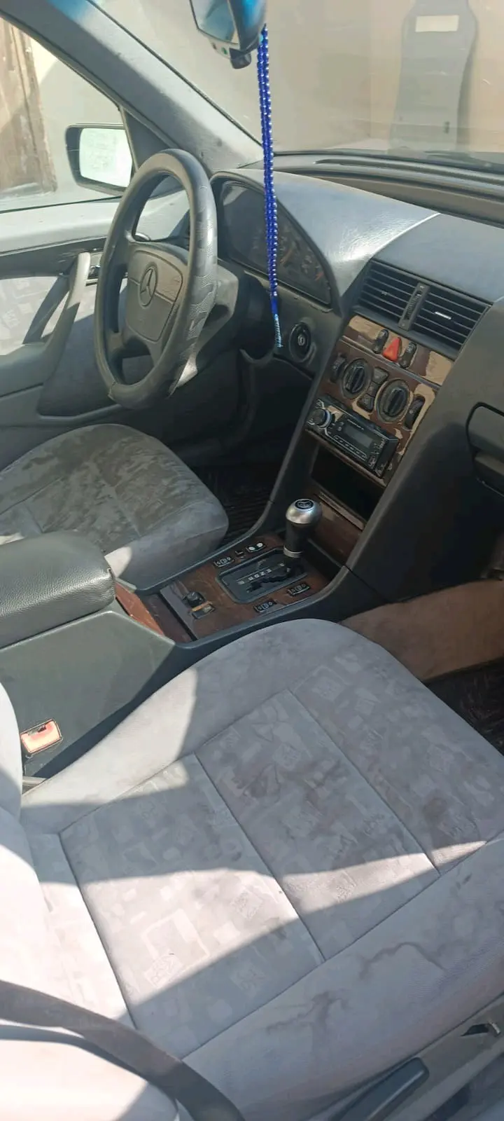 مرسيدس C200 موديل 1996