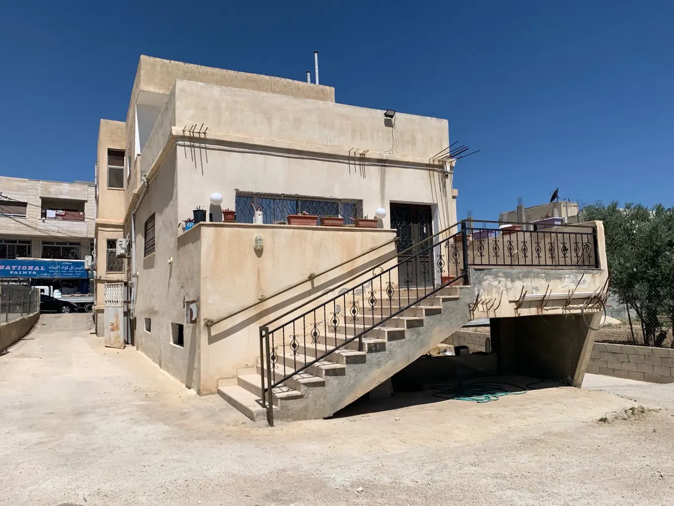 بناء تجاري و  سكني