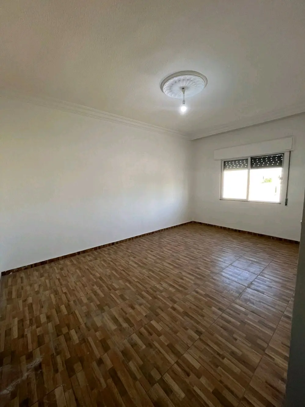 شقه طابق ثالث للبيع مساحه 120 م