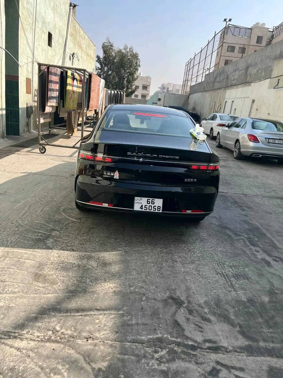 للبيع السعر لقطه