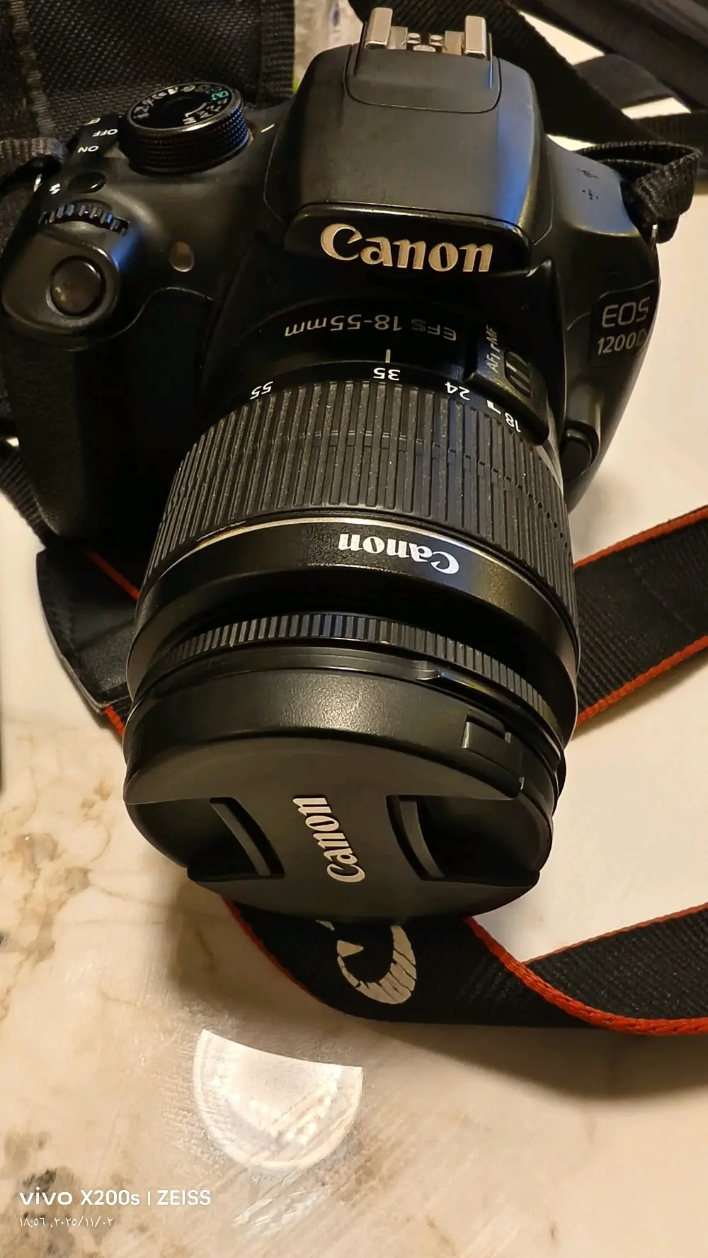 كاميرا كانون 1200D