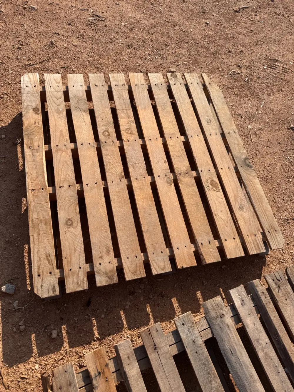 طبالي خشب وبلاستيك جميع الاحجام