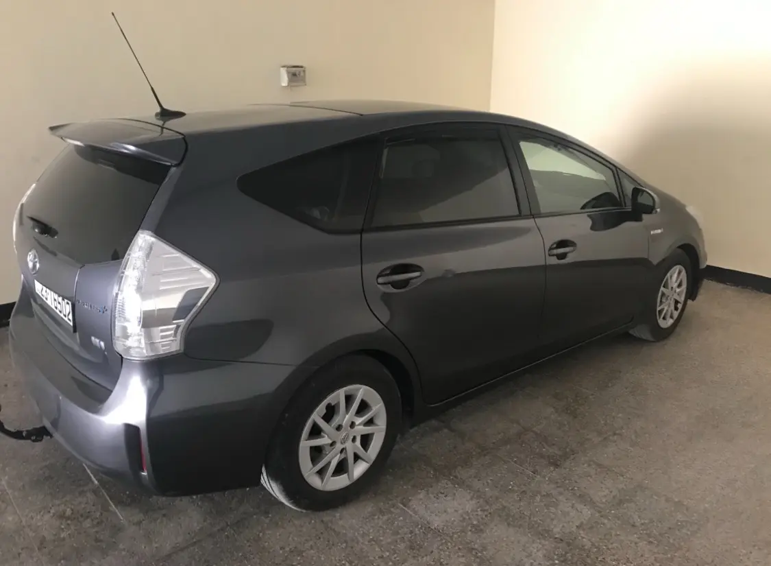 تويوتا بريوس هايبرد للبيع