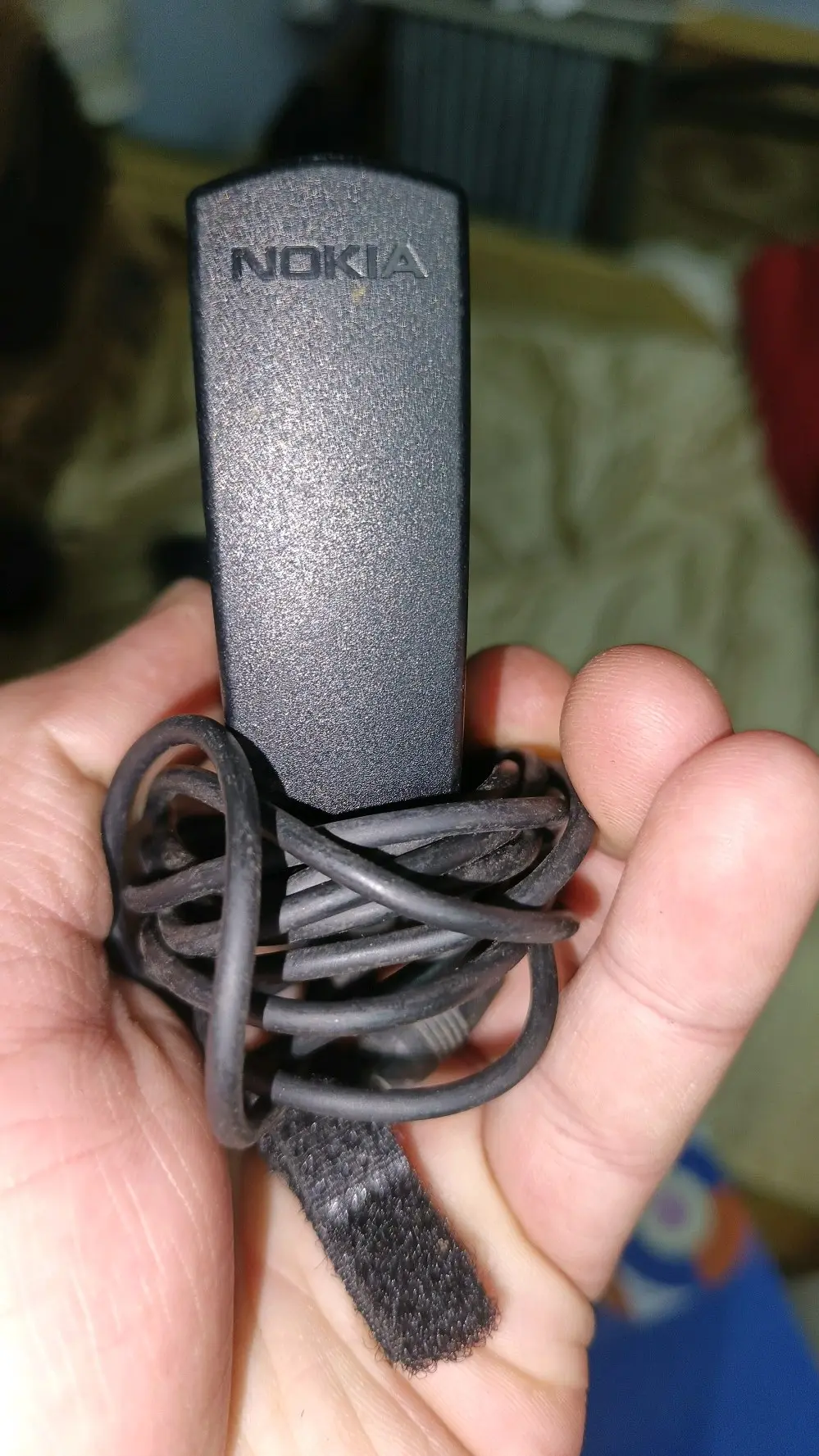 كيبلات و محولات و شواحن  للبيع