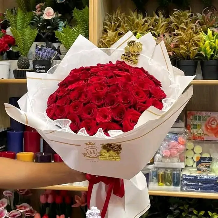 البيت الابيض للادوات المنزلية والازهار الطبيعية