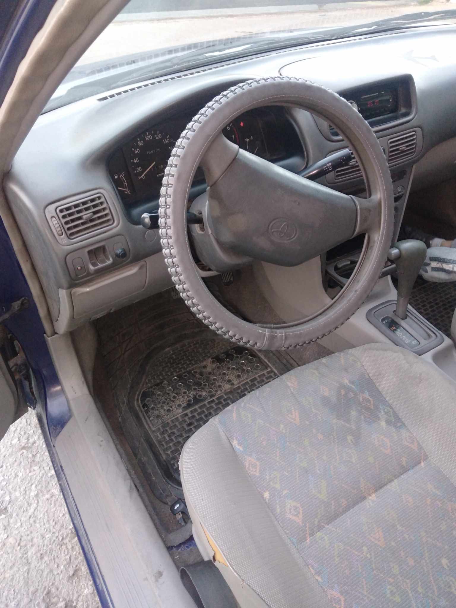 تويوتا كورولا٩٨ توماتيك