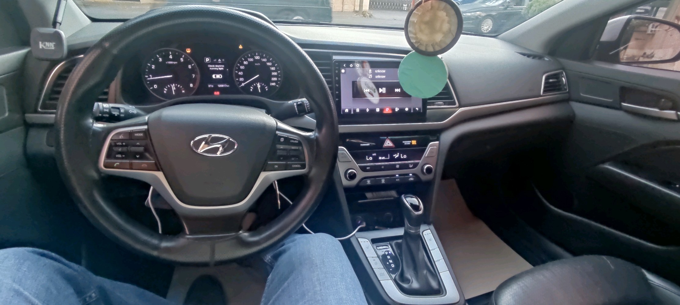 هونداي افانتي 2017 مع فتحه