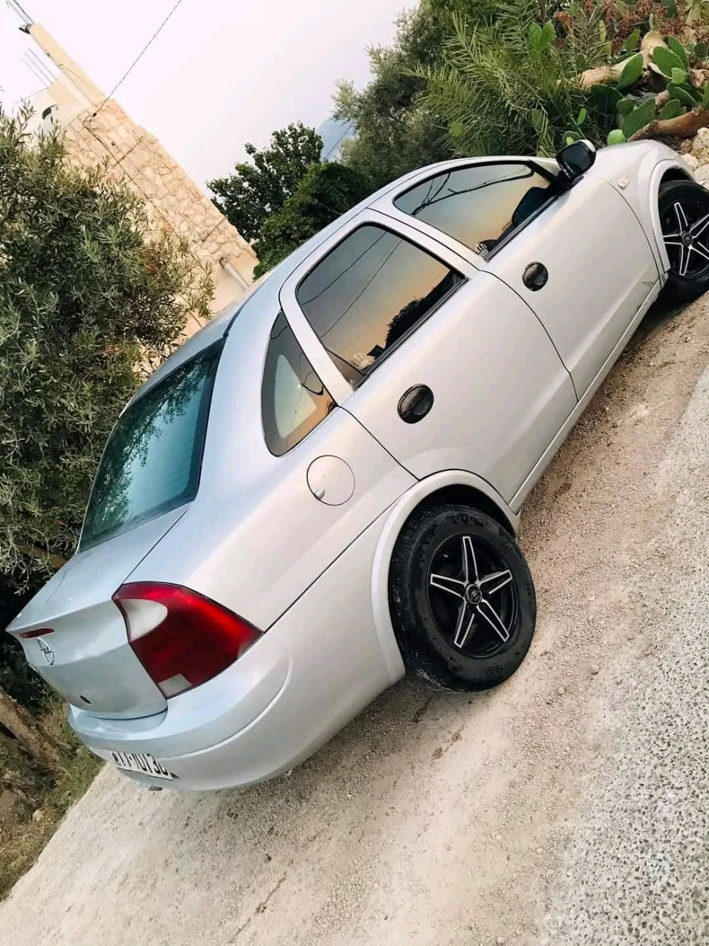 للبيع اوبل كلاسيك استرا.موديل 2005