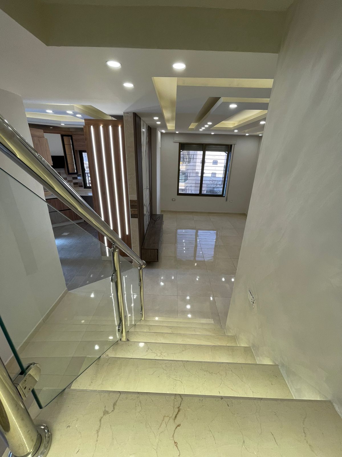 شقه مع روف من اجمل الإطلالات الدائمه طبربور ضاحيه الصفا